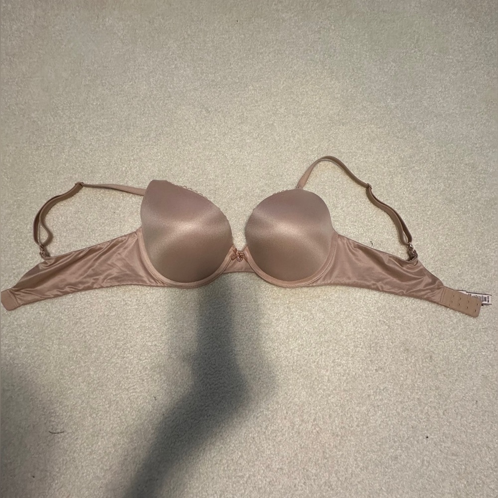 Body by Victoria Lightly Lined Full-Coverage Bra,
Color praline 34c